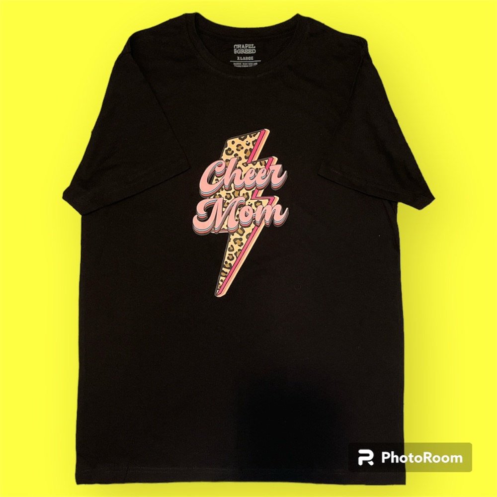 Cheer mom graphic tee